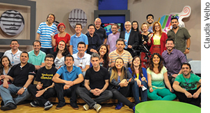 Equipe do programa Rede de Olhares e
convidados em comemoração aos três anos