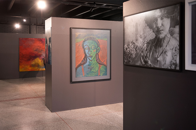 Galeria de Artes do Bloco J com exposição de acervo